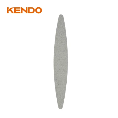 La pierre à aiguiser de forme ovale Kendo est recommandée à utiliser avec de l'huile d'affûtage pour un affûtage le plus efficace